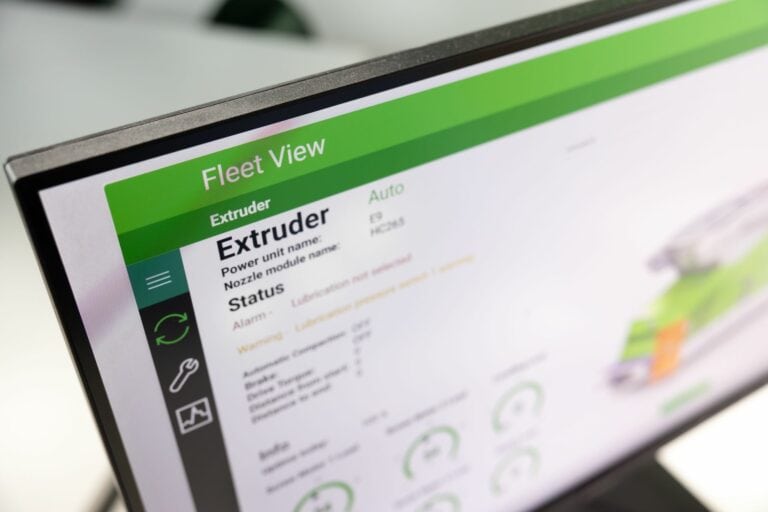 Elematic fleet management's fleet view for real-time machine performance indicators  