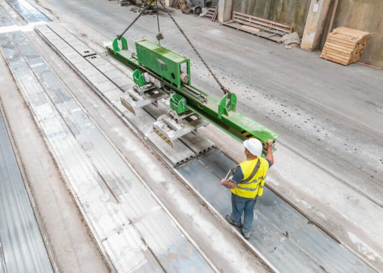 Lifting a hollow core slab