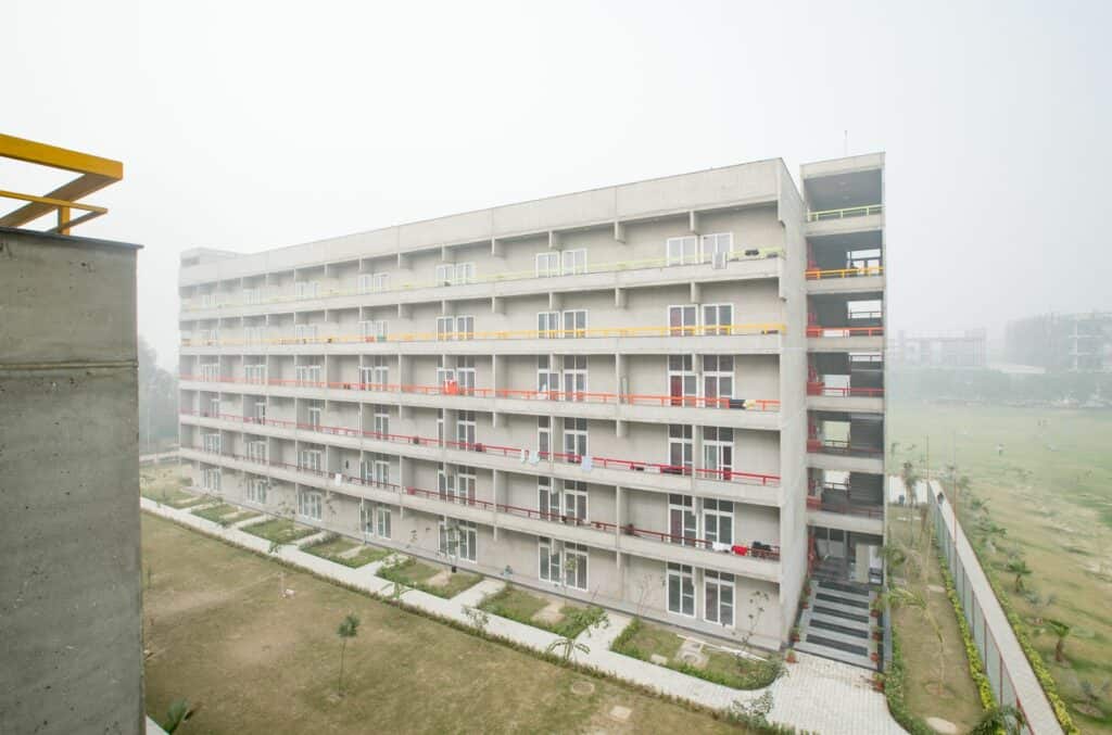 Construção com elementos pré-moldados na Índia